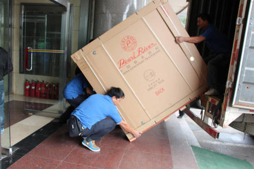 光山钢琴贵重工艺品无忧运